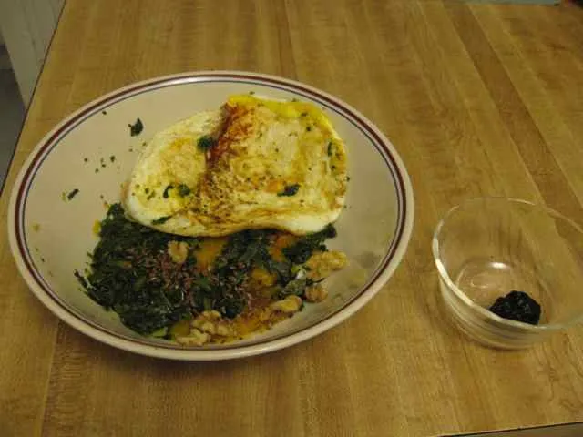 Breakfast with flax seeds and prune