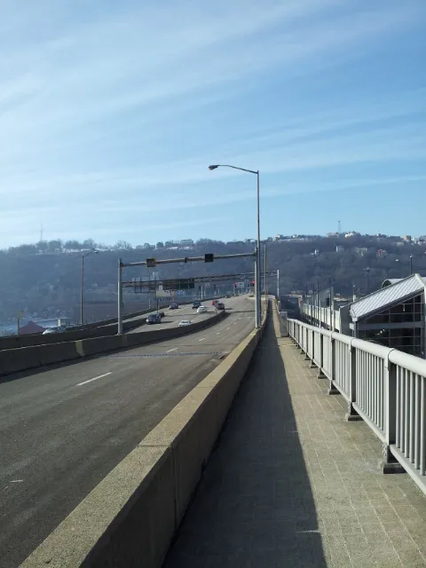 On Liberty Bridge outbound