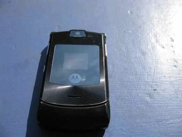 Motorola Razr V3t with blank display