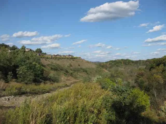 Summerset seen from end