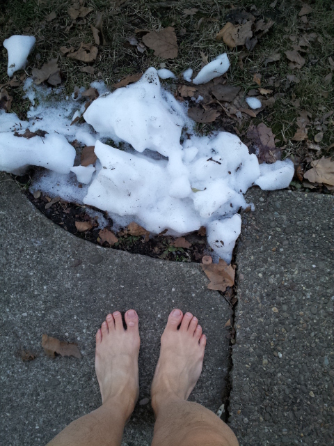 barefoot running winter